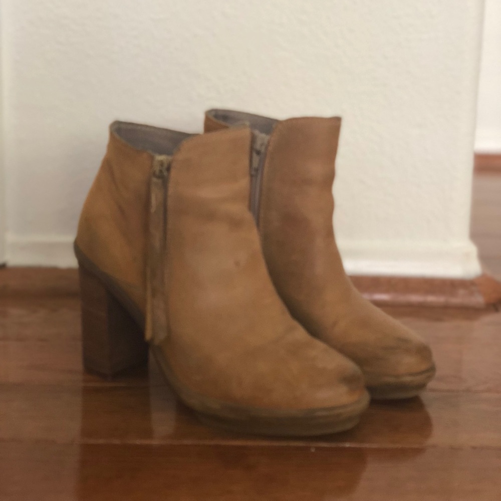 Camel leather booties
